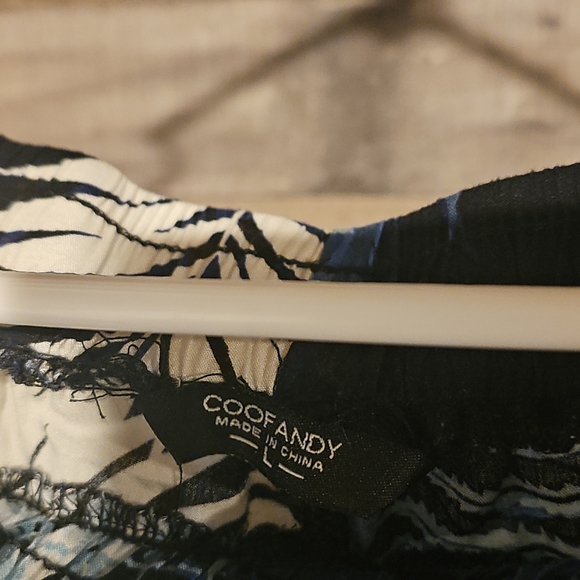 Tropical Pattern Shorts - Picture 9 of 9